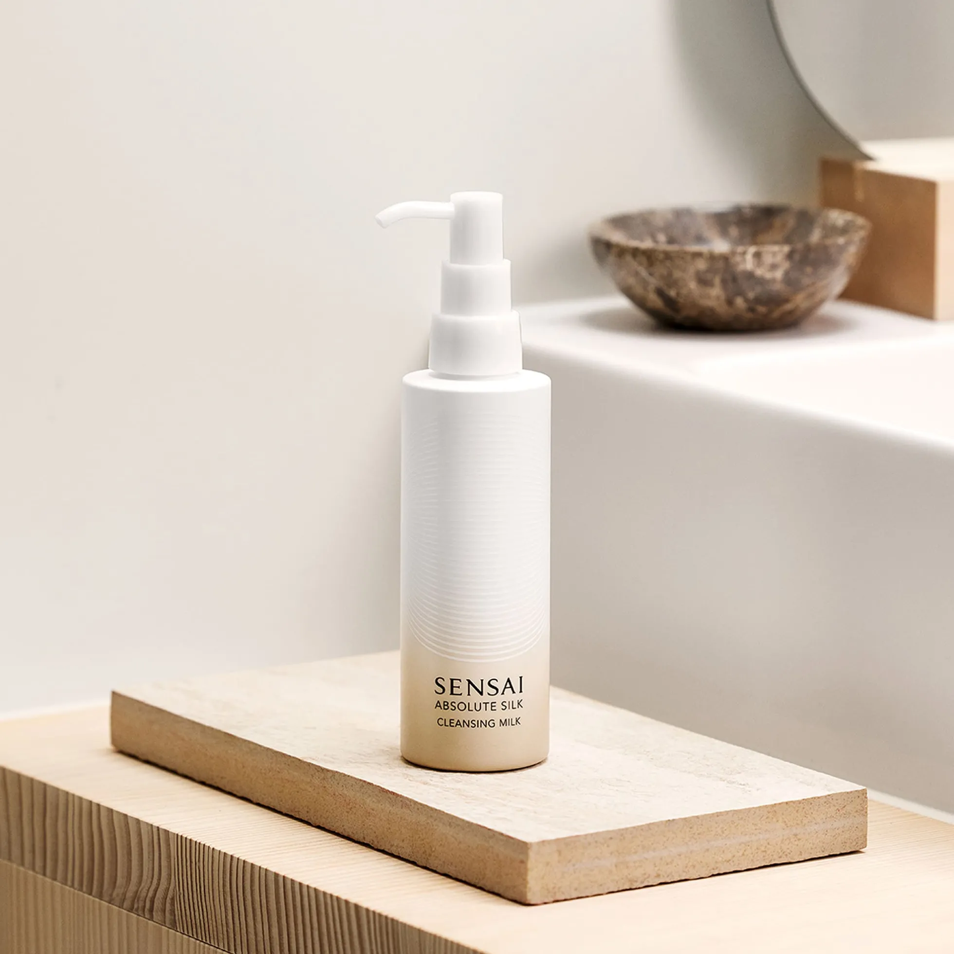 Absolute Silk Cleansing Milk - Sensai